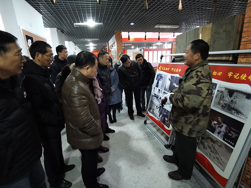 屯溪區(qū)委辦黨支部、屯溪城建投公司黨支部聯(lián)合開展主題黨日共建活動