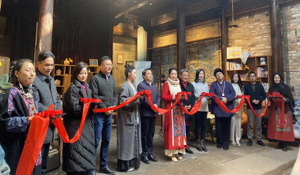 藍屋藝術(shù)館開業(yè)，為鄉(xiāng)村業(yè)態(tài)增活力