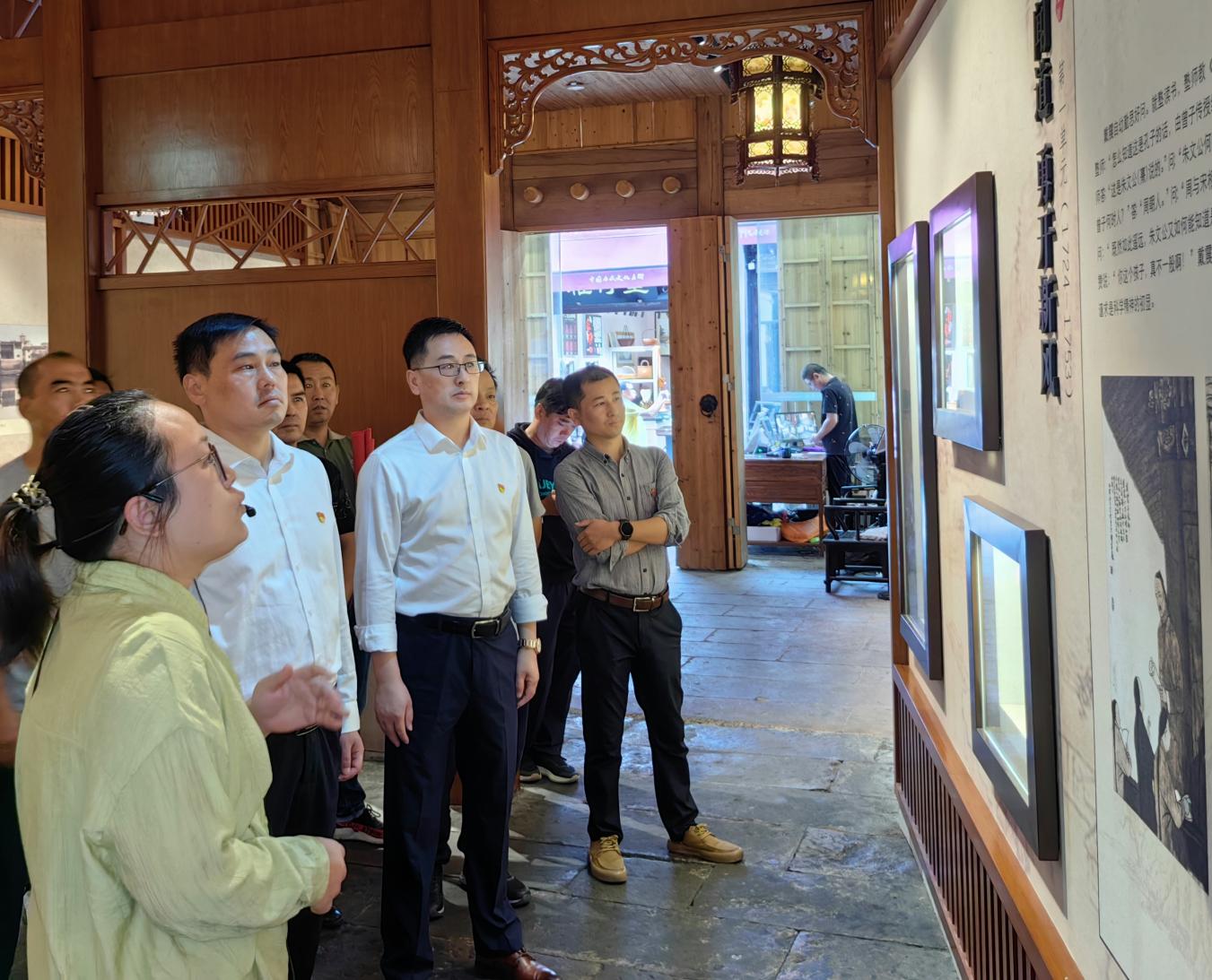 國資運(yùn)營(yíng)公司開展“傳承戴震思想 凝聚奮進(jìn)力量”主題黨日活動(dòng)